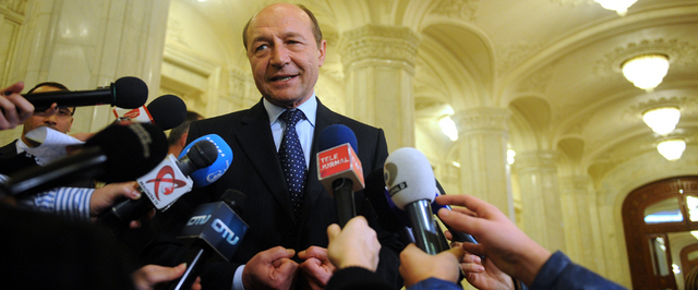 Basescu anunta batalia impotriva evaziunii fiscale la legume, carne si cartofi. „Nimeni nu mai poate dormi linistit”