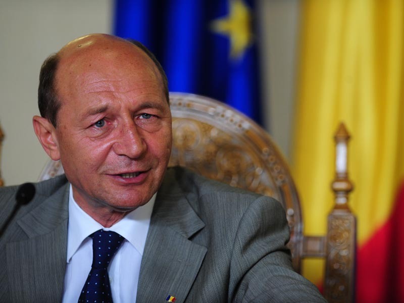 Basescu: Acum vedem demagogia celor care s-au opus achizitiei avioanelor F16