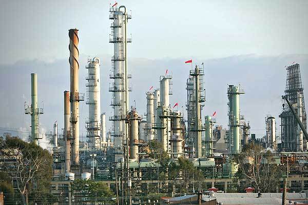 Cutremurul din Japonia duce pretul petrolului sub 100 de dolari
