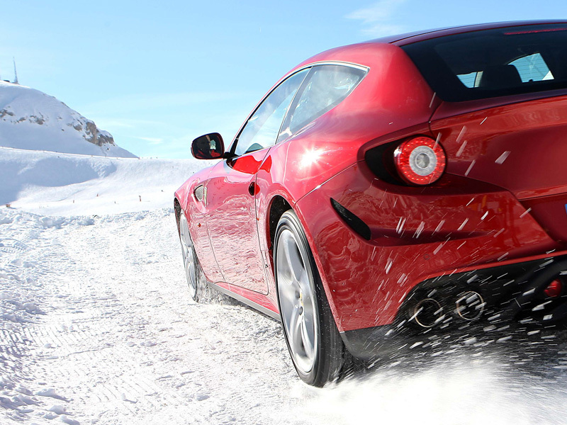 Ferrari FF face senzatie la Salonul Auto de la Geneva (GALERIE FOTO)