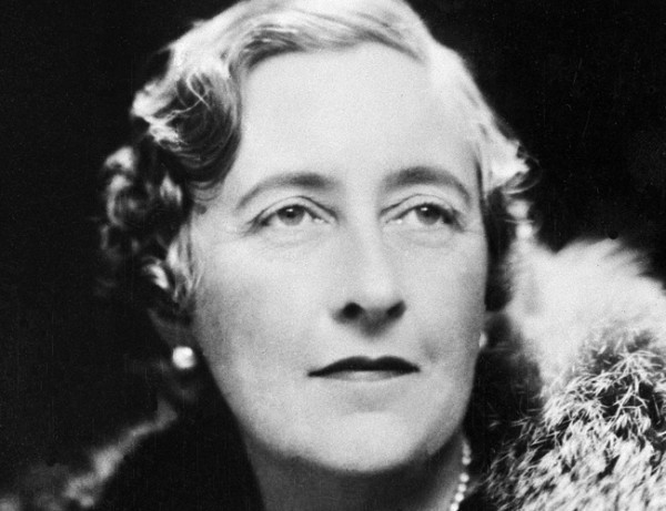 Ultima achizitie a British Museum: piese antice de fildes tratate de Agatha Christie cu crema de fata