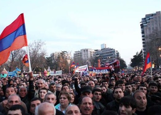 Armenia, pe urmele tarilor arabe: vrem si noi alegeri anticipate (VIDEO)