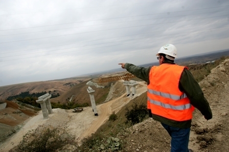 Autostrada Soarelui „va fi gata in 2007”. Ministrii Transporturilor si loteria termenului de finalizare
