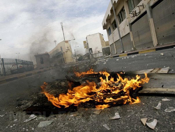 Politia din Bahrain trage cu pusti de vanatoare in manifestanti