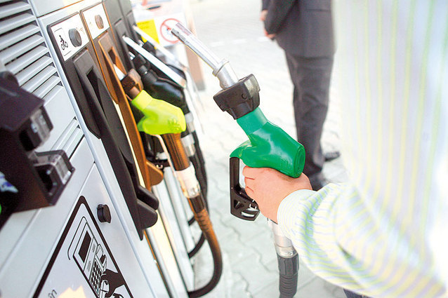 Scumpirea benzinei poate readuce recesiunea. Ce folos are Romania ca detine rezerve de petrol?