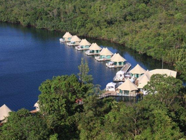 Complex turistic de lux construit de un roman, in mijlocul junglei din Cambodgia