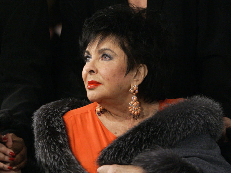 Elizabeth Taylor, emblema Hollywood-ului, a incetat din viata