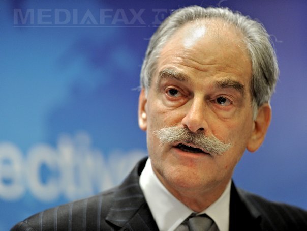FMI: Progrese in colectarea taxelor, arierate si costuri sunt cruciale pentru scaderea deficitului