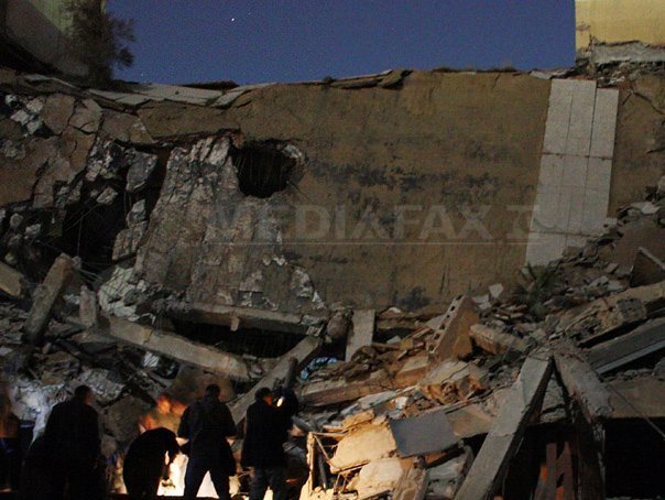 Explozii puternice la Tripoli, in sectorul resedintei lui Kadhafi
