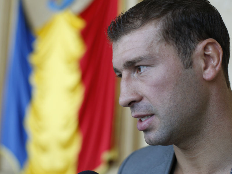 Lucian Bute promoveaza brandul national de turism la meciul cu Magee
