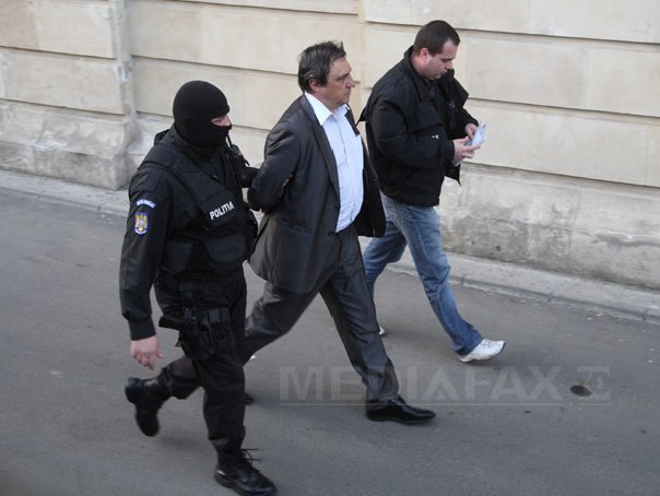 Marius Petcu, cercetat in libertate pentru luare de mita