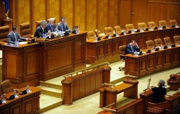 Concurs de motiuni contra Guvernului: trei de la PNL, una de la PSD