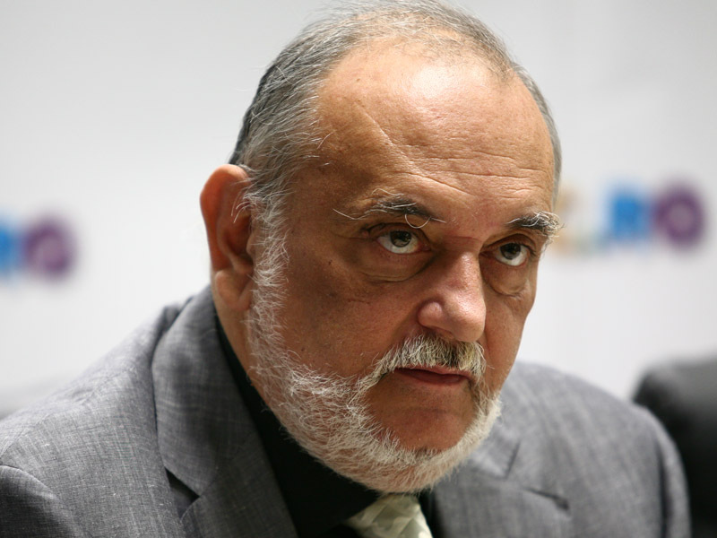 Dinu Patriciu: Pretul benzinei ar putea ajunge la 7 - 8 lei pe litru