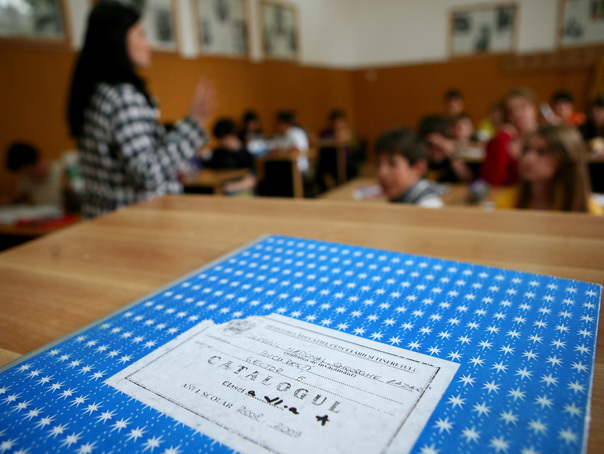 Senatul: profesorii sa faca greve, dar in vacanta