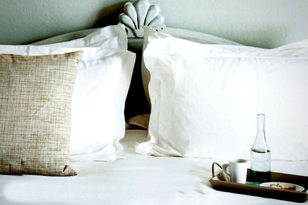 Beneficii in hotelurile de lux: avion privat, masina si iPad