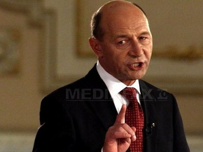 Basescu, atac dur la adresa lui Blaga: PDL nu poate fi condus prin caprarie, n-are nevoie de un caporal