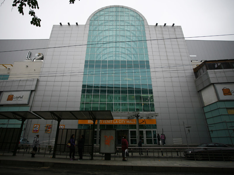 Sase noi chiriasi in City Mall