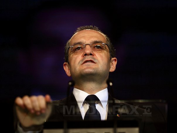 Boc: Salariile profesorilor nu pot fi marite nici la anul cu 50%, ar pune tara pe butuci (VIDEO)