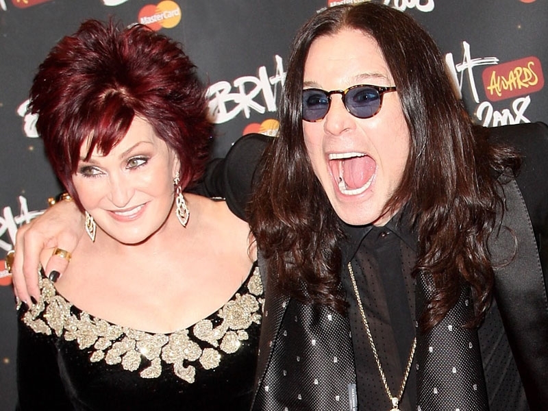 Ozzy si Sharon Osbourne si-ar putea pierde casa din cauza unei datorii de peste un milion de lire