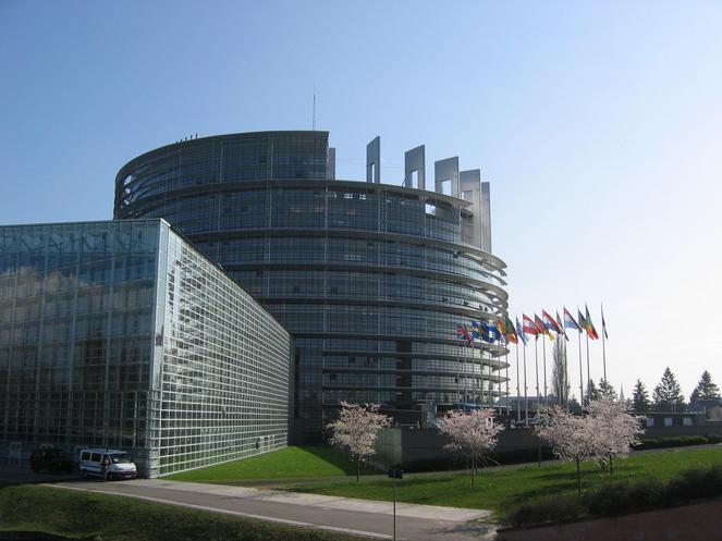 Parlamentul European vrea sa ingradeasca activitatea firmelor de lobby