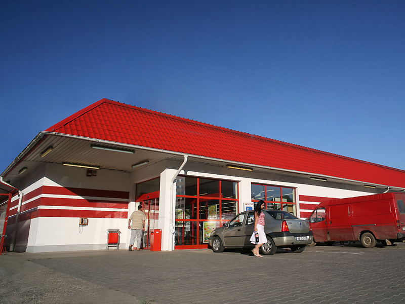Profi: depasim 100 de magazine anul acesta