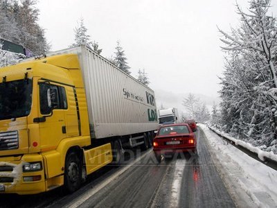 Circulatie in conditii de iarna pe DN 1 si DN 1A, in zona de munte