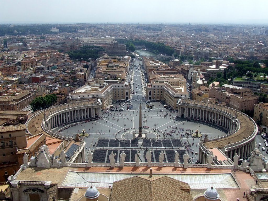 Bloggerii din toata lumea, invitati in premiera la Vatican. Vezi aici cum poti sa te inscrii