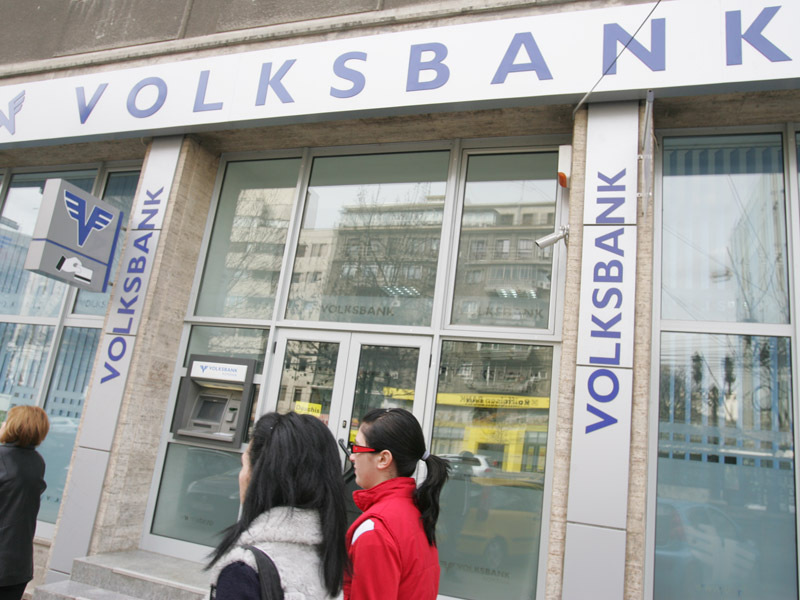 Dublarea costurilor cu provizioanele a impins Volksbank pe pierdere anul trecut
