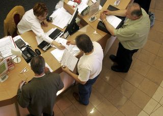 Ce banca iti ofera posibilitatea de a deschide cont fara sa te deplasezi de acasa?