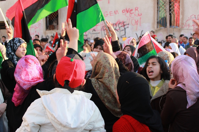Coalitia din Libia incepe sa-i inarmeze pe rebeli