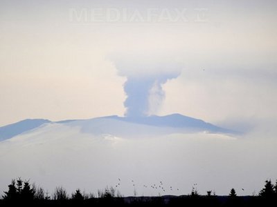 Eruptia vulcanului islandez: Cinci sute de zboruri anulate marti in Europa din cauza norului de cenusa