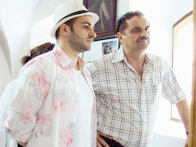Sarea, miere pentru politicieni: Salrom are un sef expert in costume de nunta si un administrator specializat in perne