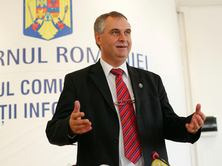 Actionar la firma sotiei ministrului comunicatiilor, in boardul Postei Romane