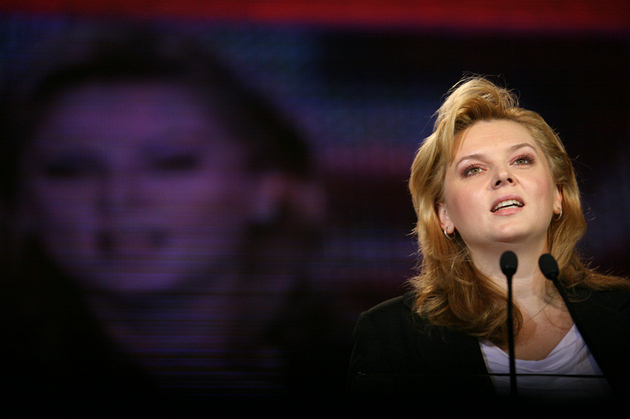 Mai multi parlamentari PDL au primit un e-mail de la Roberta Anastase