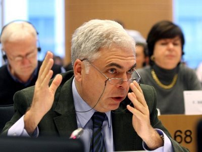 Parlamentul European i-a ridicat imunitatea lui Adrian Severin. Acesta "saluta" decizia luata de colegii sai