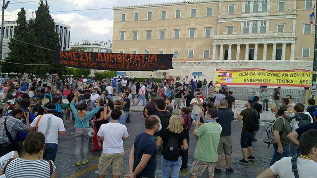 Grecia trece un prim hop: parlamentul a aprobat planul de austeritate (VIDEO)