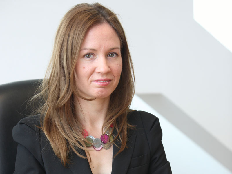 TINERI MANAGERI DE TOP: Ana Cernat, un filolog care a ajuns bancher