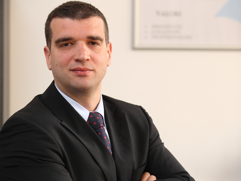 TINERI MANAGERI DE TOP: Cum si-a ferit de criza compania Florin Scarlat, seful Bit Solutions