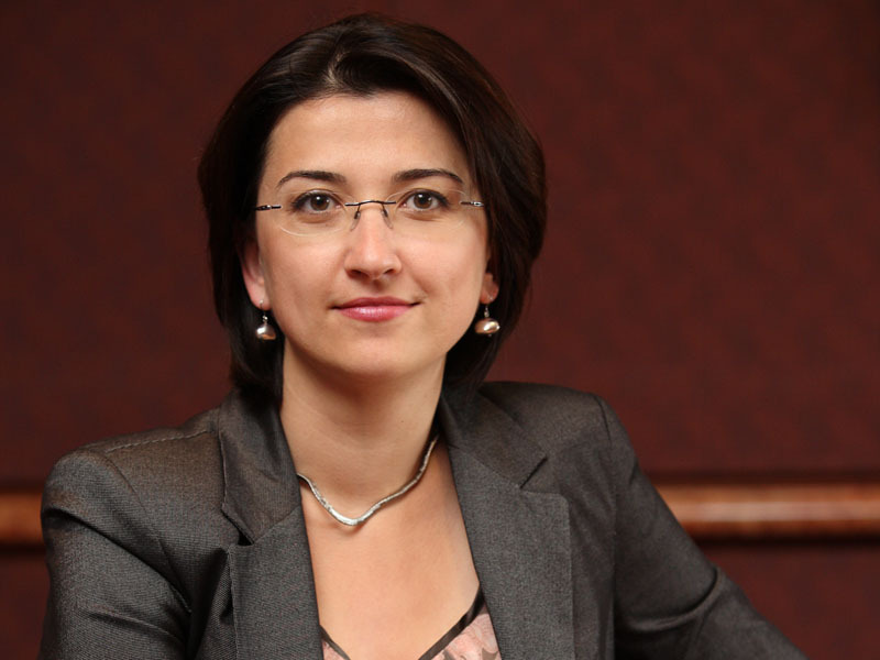 TINERI MANAGERI DE TOP: Maria Cenusa, bancherul responsabil de corporatii mijlocii la ING Bank