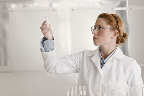 Roche si Bristol-Myers Squibb dezvolta impreuna un tratament contra cancerului