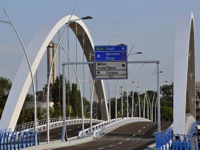 Oprescu: Aproximativ 4.000 de vehicule au trecut pe Pasajul Basarab, estimam 80.000 de masini pe zi