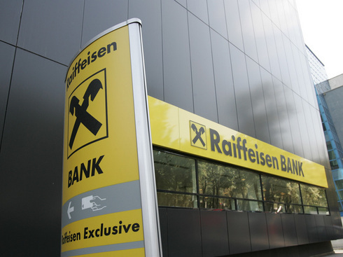 Raiffeisen Bank lanseaza serviciul de reincarcare la bancomat a cartelelor telefonice