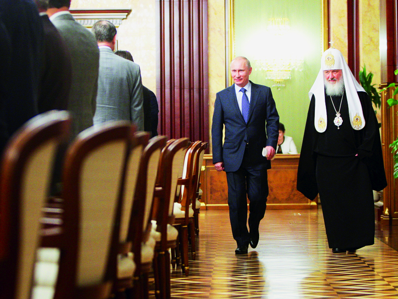 Medvedev vs. Putin - cum se poarta razboiele pentru putere de la Moscova