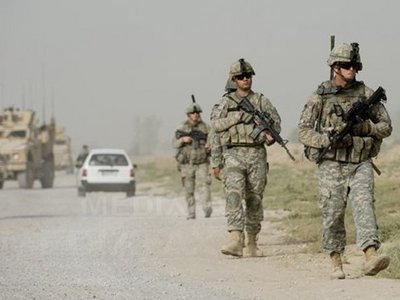 Obama anunta retragerea a 33.000 de militari din Afganistan pana in vara lui 2012