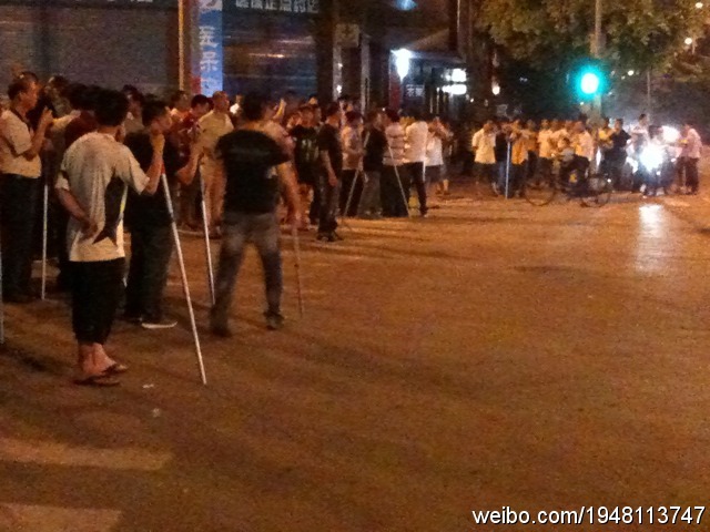 China reprima in forta protestele muncitorilor si blocheaza cautarile "periculoase" pe internet (VIDEO)