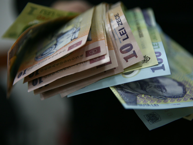 Finantele se imprumuta de 900 mil. lei de la bancile locale