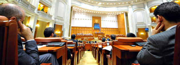 Firmele senatorilor si deputatilor ruleaza 30 de milioane de euro pentru proiecte cu finantare UE