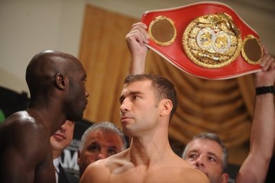 Lucian Bute l-a invins pe Mendy prin KO si si-a pastrat titlul mondial IBF