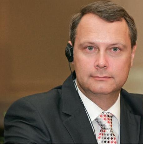 Eroi, campioni, specialisti si rechini: cateva formule pentru a invinge criza
