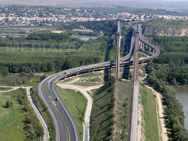 Taxe reduse pentru podurile peste Dunare de la Fetesti-Cernavoda si Giurgeni-Vadul Oii